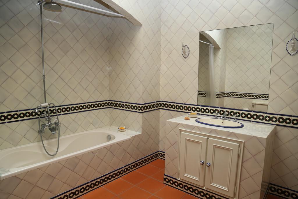 Quinta Dos Castanheiros Bed And Breakfast Ponte de Lima Rum bild