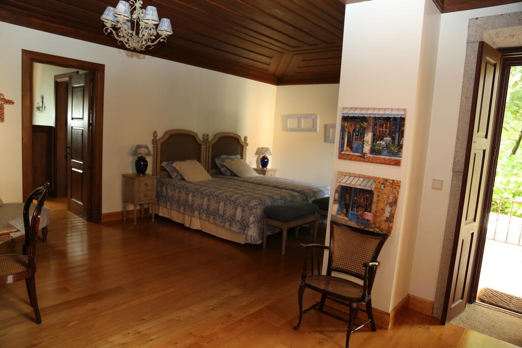 Quinta Dos Castanheiros Bed And Breakfast Ponte de Lima Rum bild