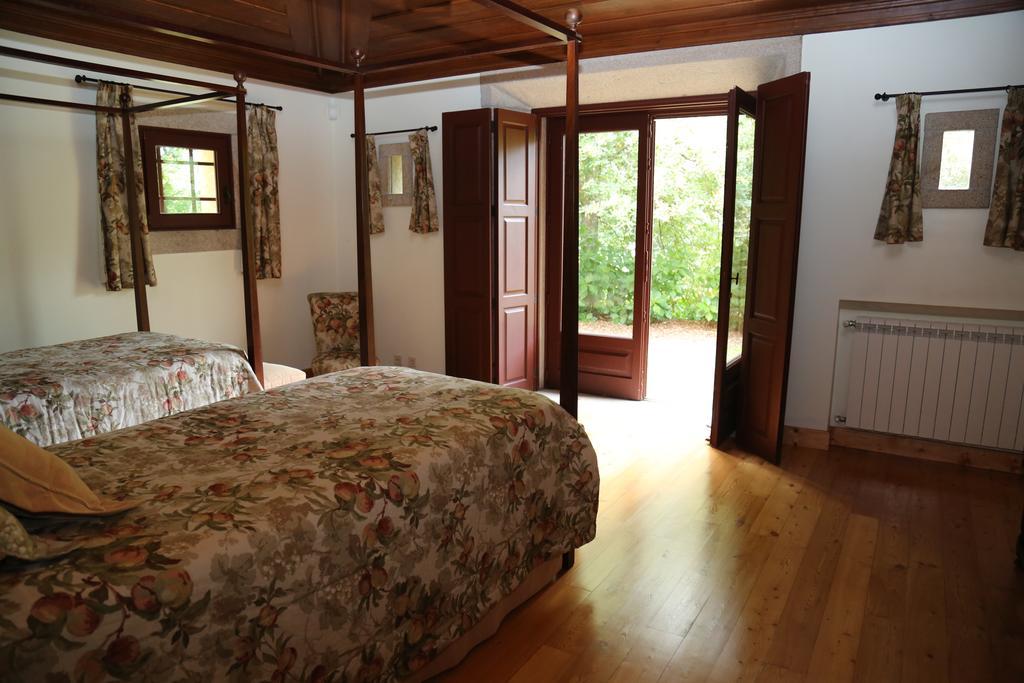 Quinta Dos Castanheiros Bed And Breakfast Ponte de Lima Rum bild